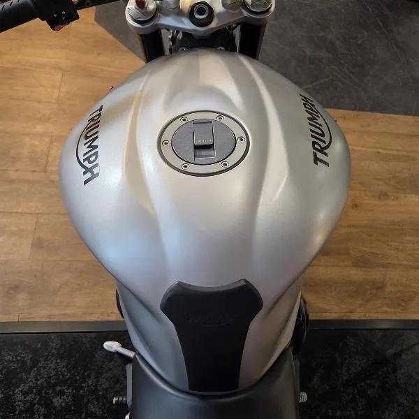 STREET TRIPLE 675 RX