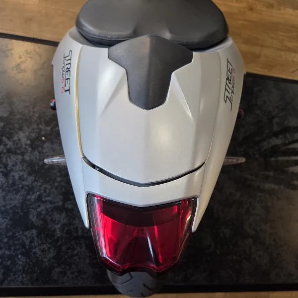 STREET TRIPLE 675 RX