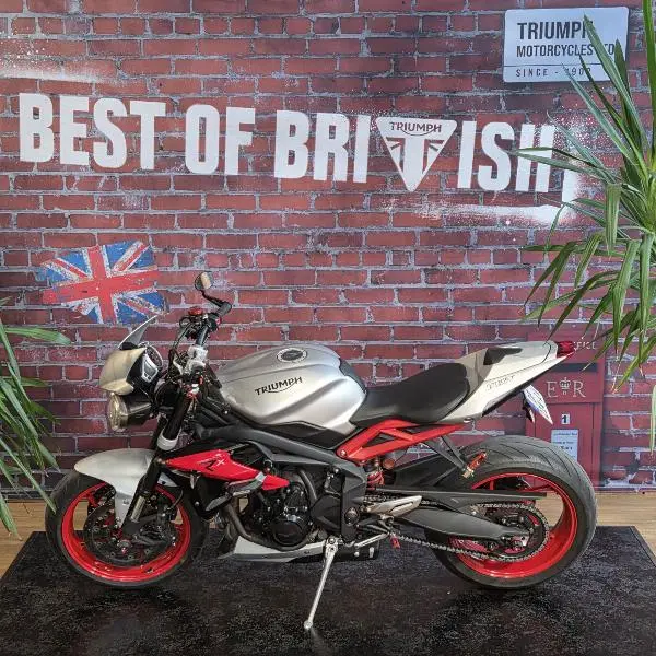 STREET TRIPLE 675 RX