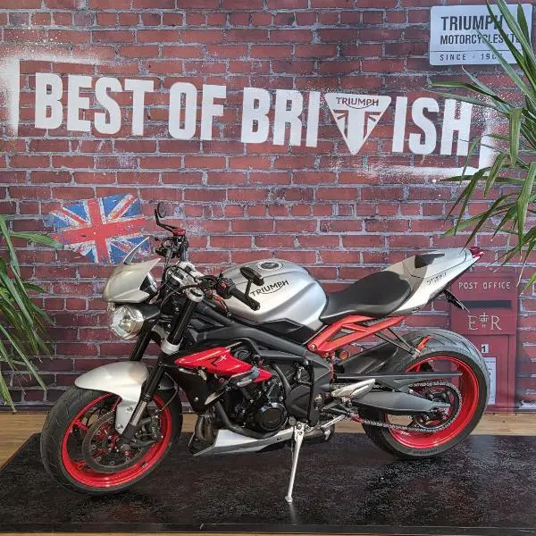 STREET TRIPLE 675 RX