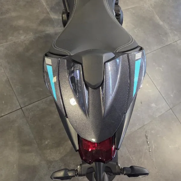 STREET TRIPLE 765 RS