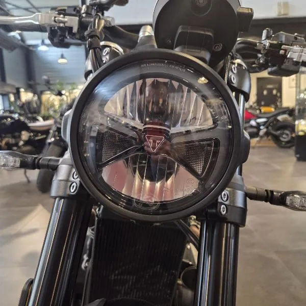 SPEED TWIN 900