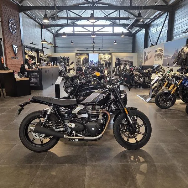 SPEED TWIN 900