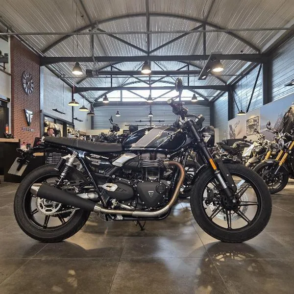 SPEED TWIN 900