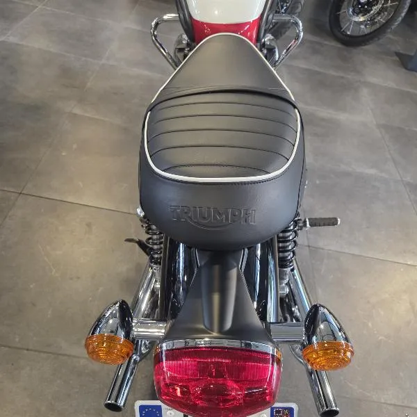 BONNEVILLE T120