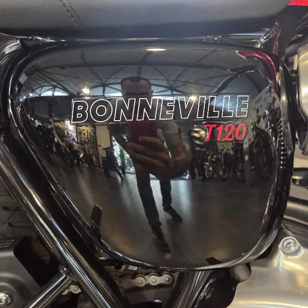 BONNEVILLE T120