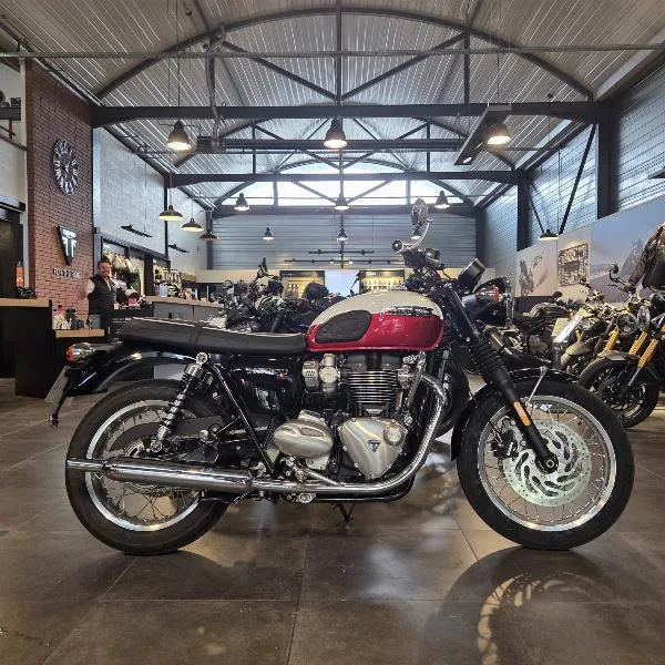 BONNEVILLE T120