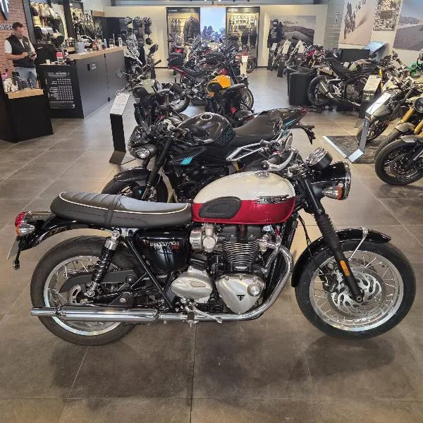 BONNEVILLE T120