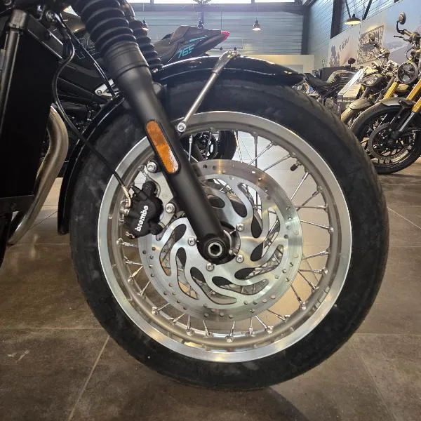 BONNEVILLE T120