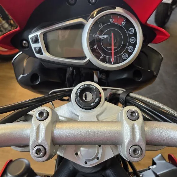 SPEED TRIPLE 1050