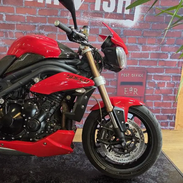SPEED TRIPLE 1050