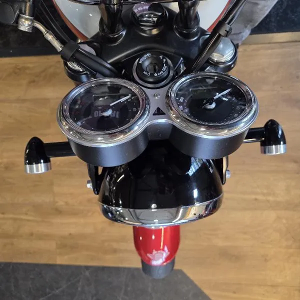 Bonneville T100