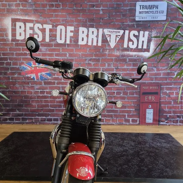 Bonneville T100