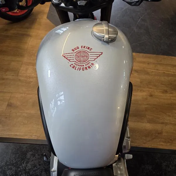 Bonneville T100