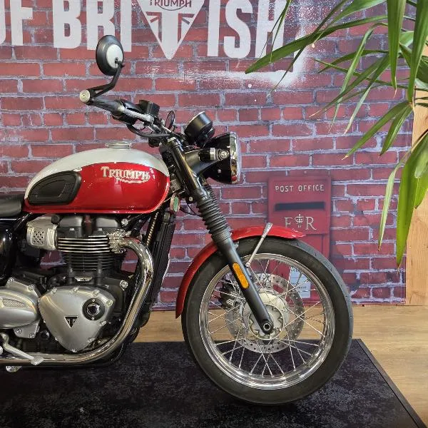 Bonneville T100