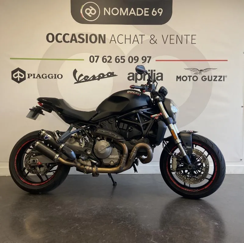 MONSTER 821 2019