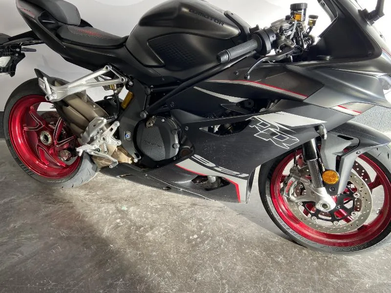 SRK 921 RR