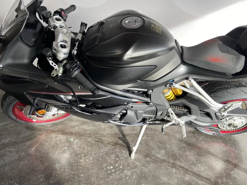 SRK 921 RR
