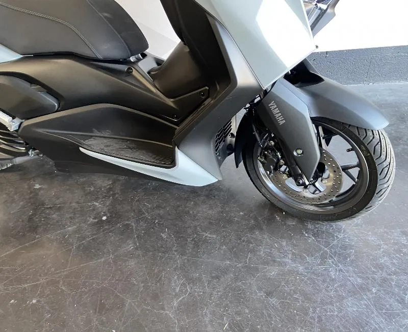 XMAX 125 TECH MAX
