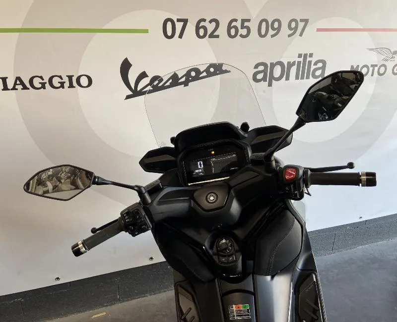 XMAX 125 TECH MAX