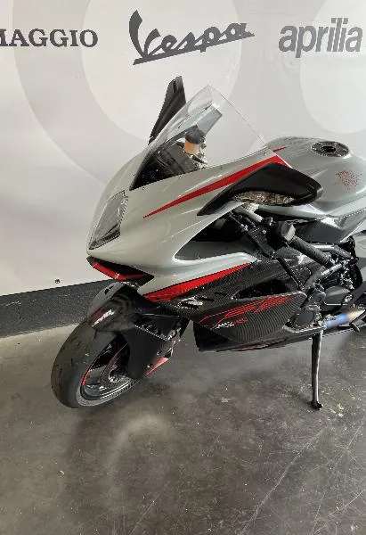 F3 800