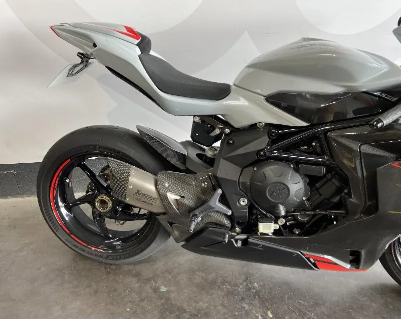 F3 800