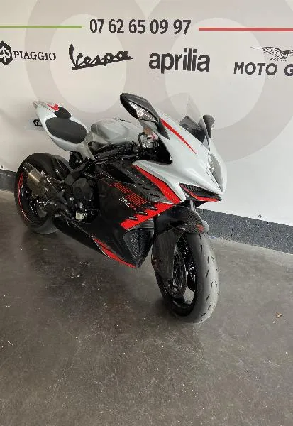 F3 800
