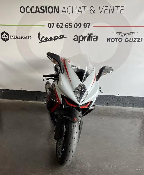 F3 800
