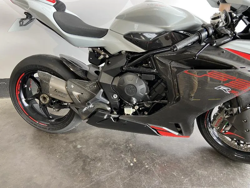 F3 800