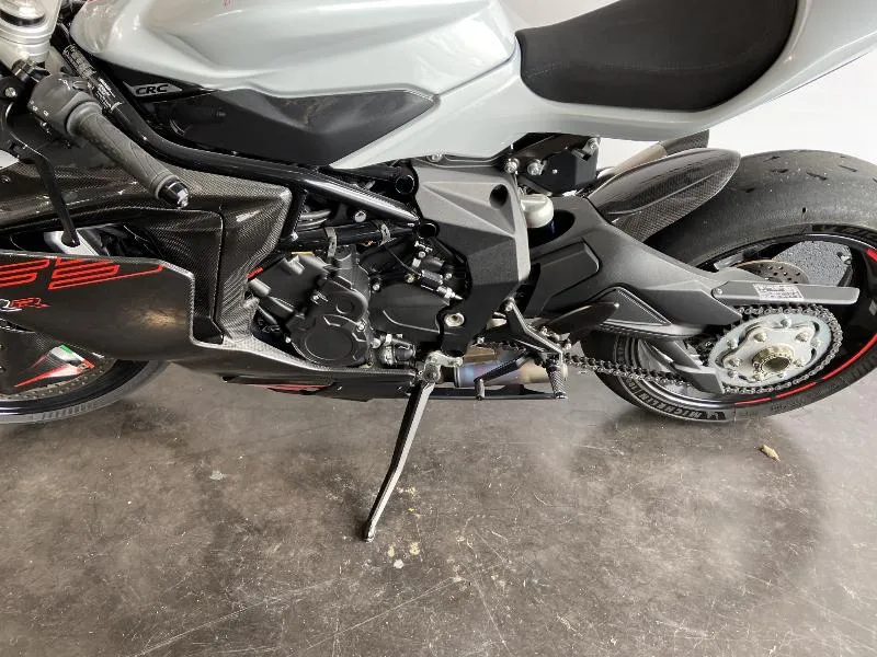 F3 800