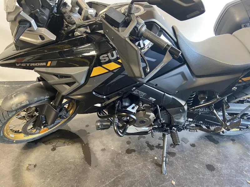 DL VSTROM 1050