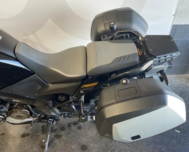 DL VSTROM 1050