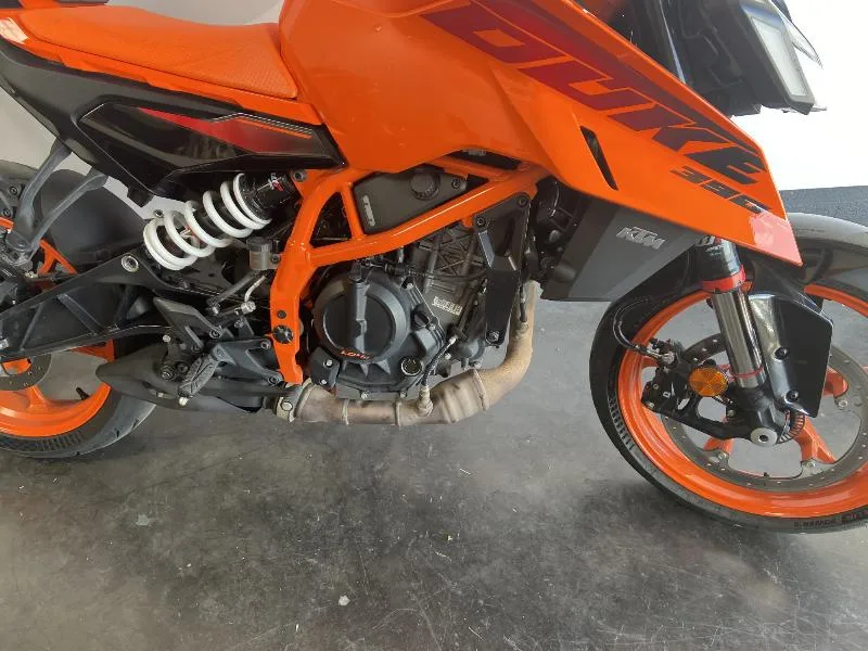 390 DUKE ABS