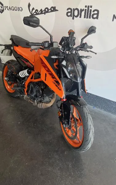 390 DUKE ABS