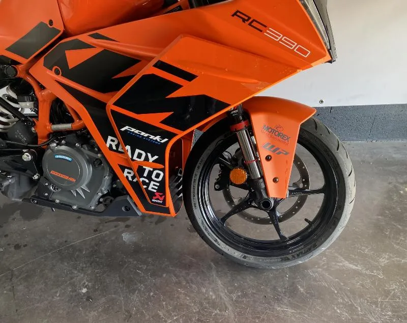 RC 390 ABS