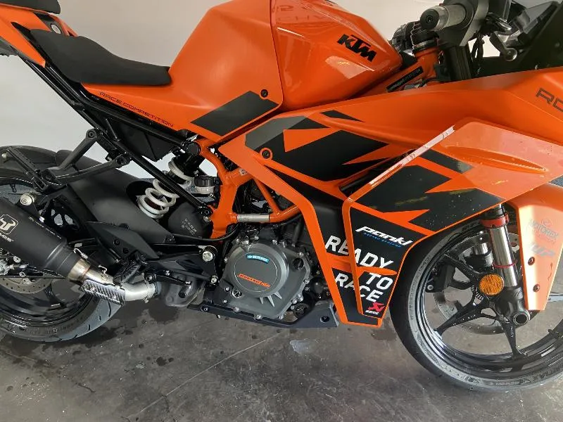 RC 390 ABS