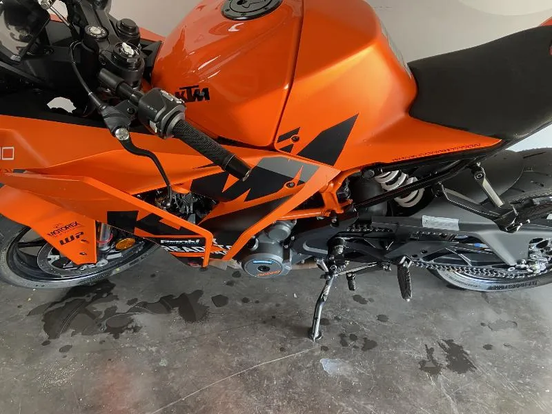 RC 390 ABS