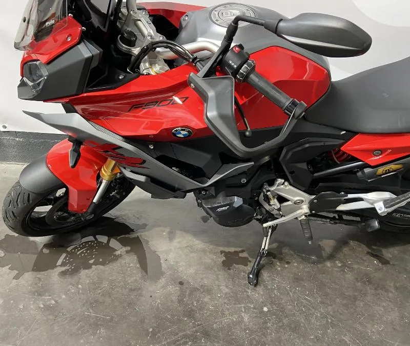 F 900 XR