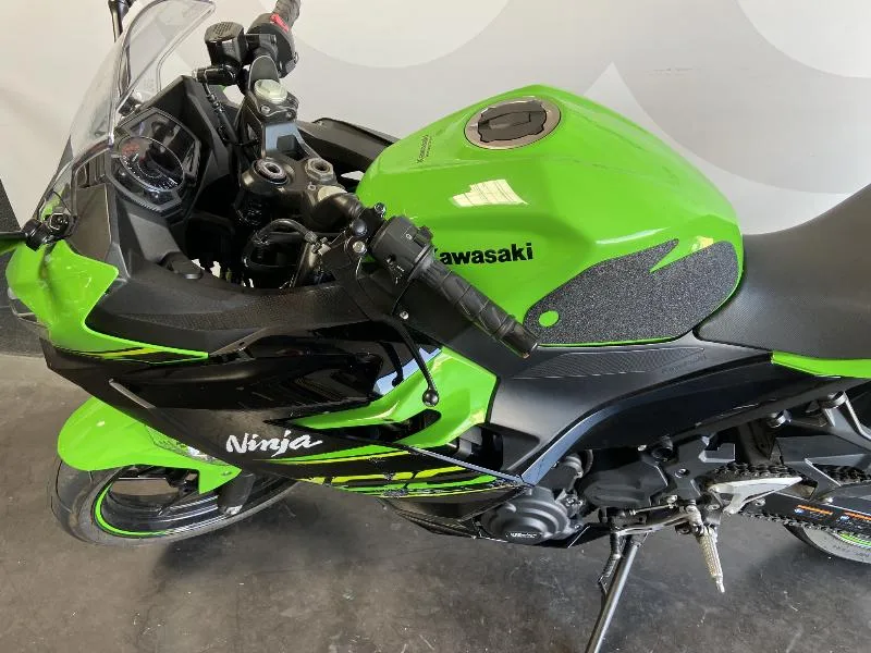 NINJA 400