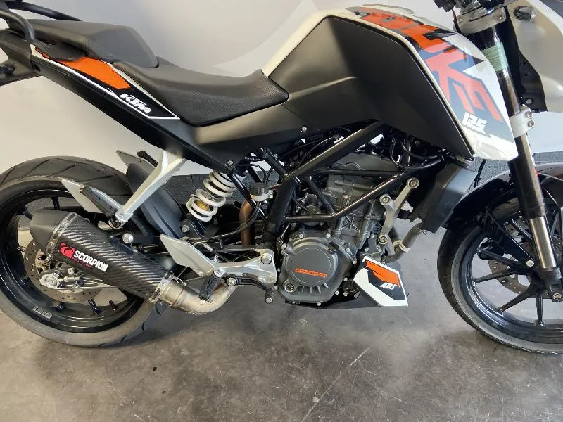 125 DUKE ABS