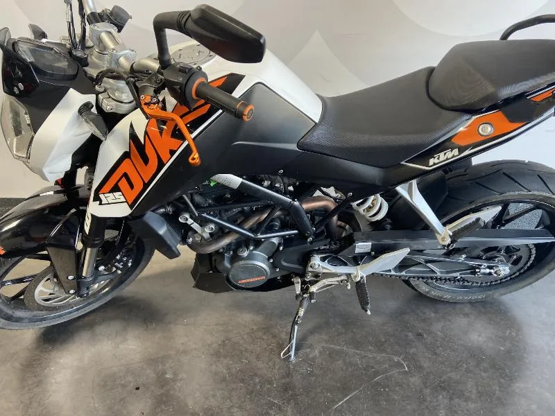 125 DUKE ABS