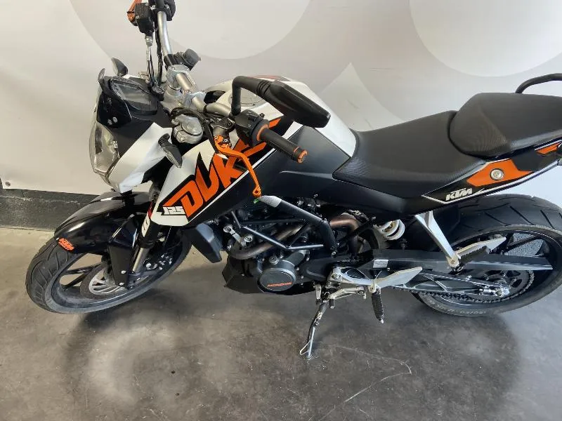 125 DUKE ABS