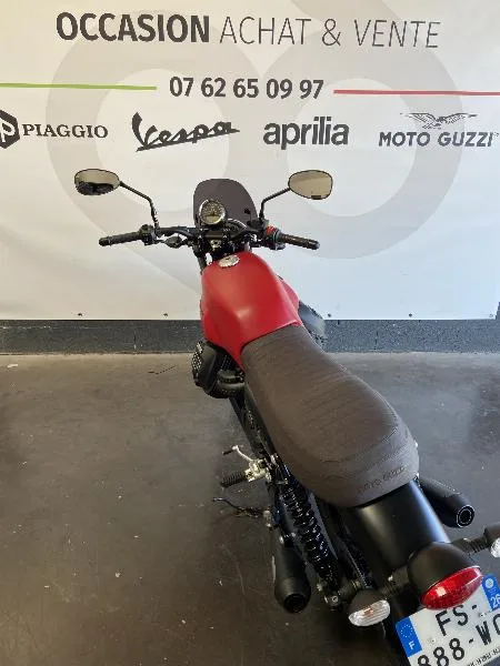 V7 III STONE 750