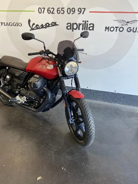 V7 III STONE 750