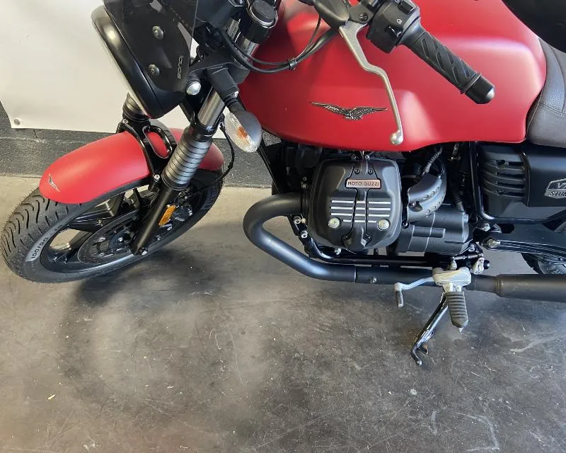 V7 III STONE 750