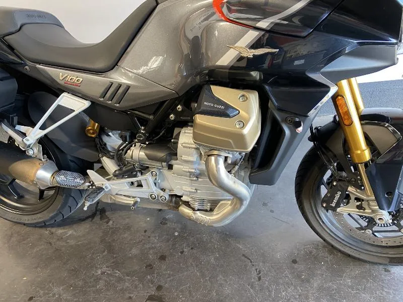 V100  MANDELLO