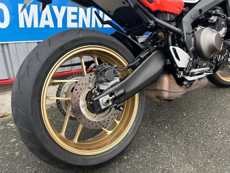 XSR 900