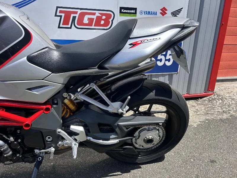 BRUTALE 1090 RR
