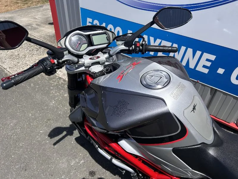 BRUTALE 1090 RR