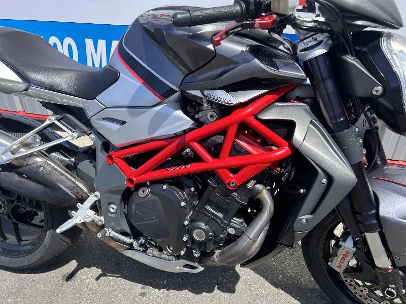 BRUTALE 1090 RR